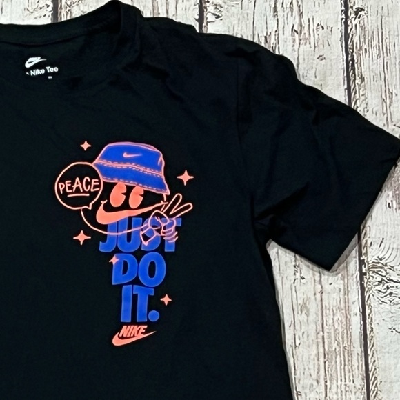 Nike Just Do It. Peace Sports The Nike Tee Footwear Sneaker Crewneck Tee Tshirt - Picture 2 of 4